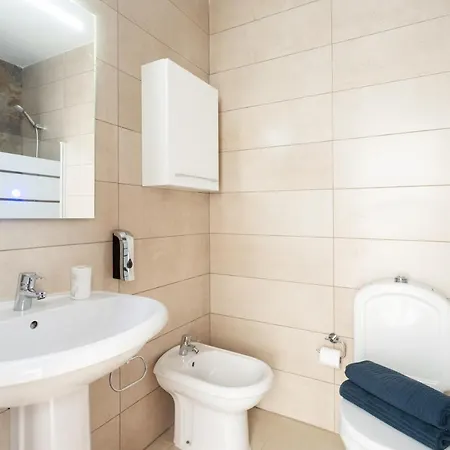 Hemeras Boutique Homes - Bright Apartment 5Min From The Sea
